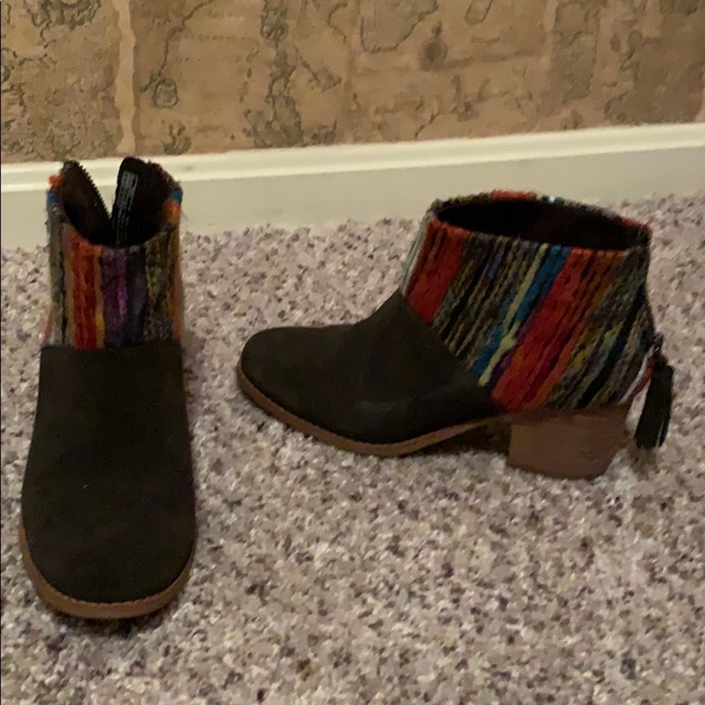 TOMS boot size 7 1/2